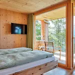 Hotel Waldhaus 3*