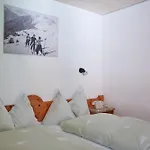 Waldhaus Hotel 3*