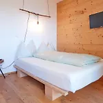 Hotel Waldhaus 3*