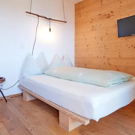 Hotel Waldhaus 3*